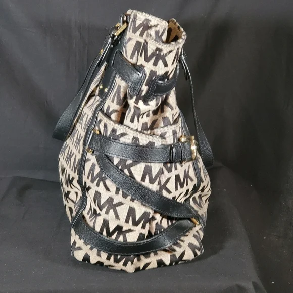 Large Michael Kors Gansevoort Bag - Picture 6 of 12